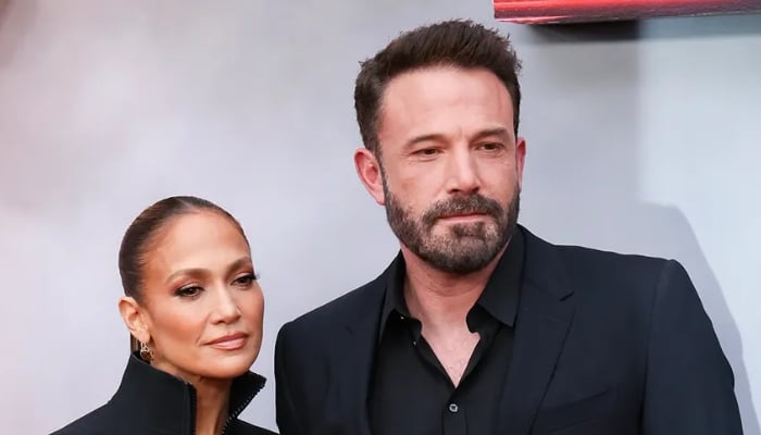 Photo: Only thing keeping Jennifer Lopez sane amid Ben Affleck dating rumours