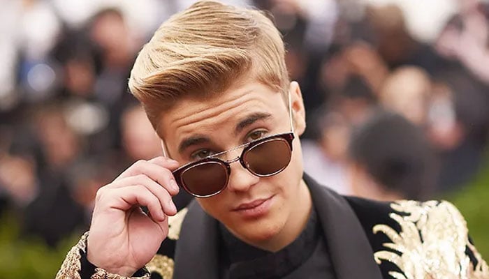 Justin Bieber excites fans with new music update