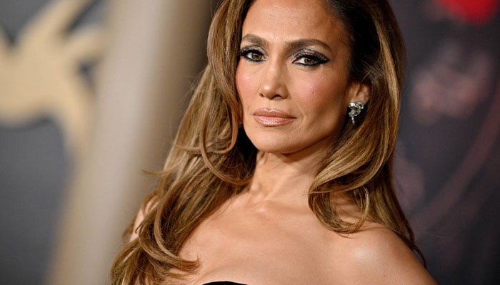 Jennifer Lopez gets pampering session amid divorce proceedings