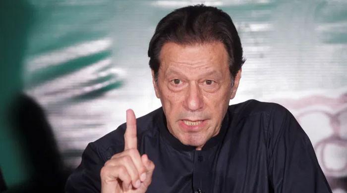 Imran Khan threatens IO, NAB chief with legal action Dtrends