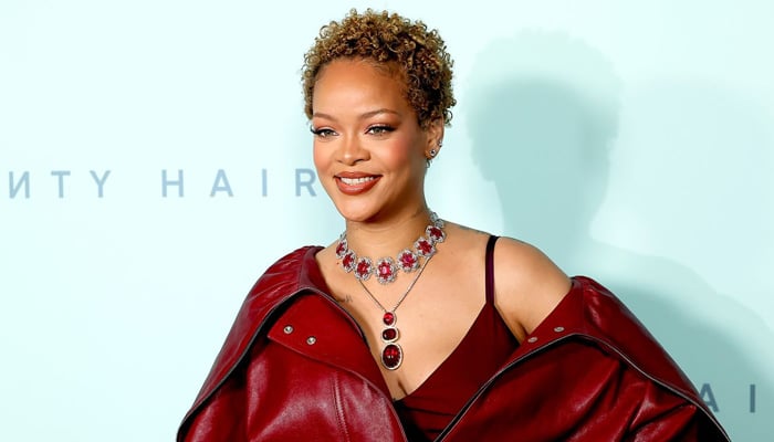 Rihanna turns heads with her glam amid fashion awards in NYC