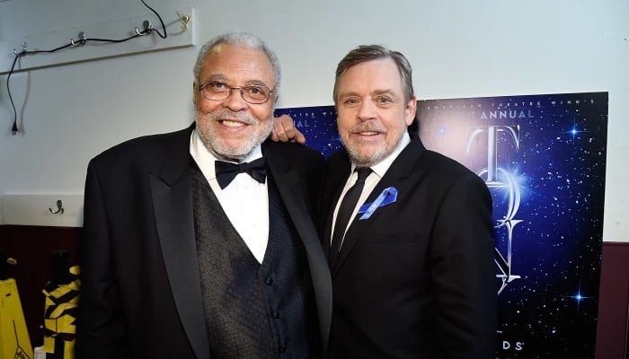 James Earl Jones gets short yet touching tribute from Mark Hamill