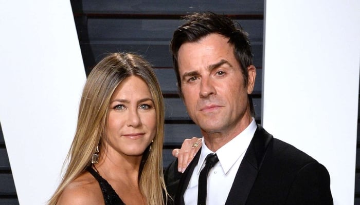 Photo: Jennifer Aniston heartbroken after Justin Theroux engagement: Source