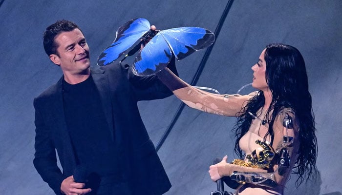 Katy Perry receives confuse reaction from Orlando Bloom amid VMAs Performance