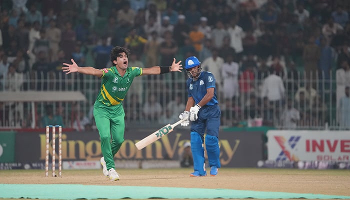 Markhors pacer Naseem Shah in action during Markhors vs Panthers match of the Champions One-Day Cup at Iqbal Stadium in Faisalabad on September 12, 2024. – PCB