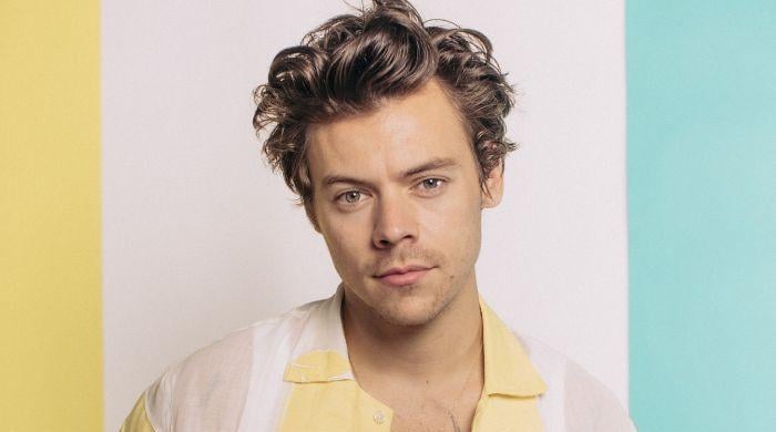 Harry Styles stuns with bold new look at London Fashion Week