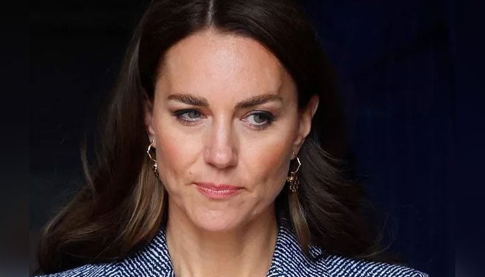 Kate Middleton blasted for ‘un-regal cancer video approach