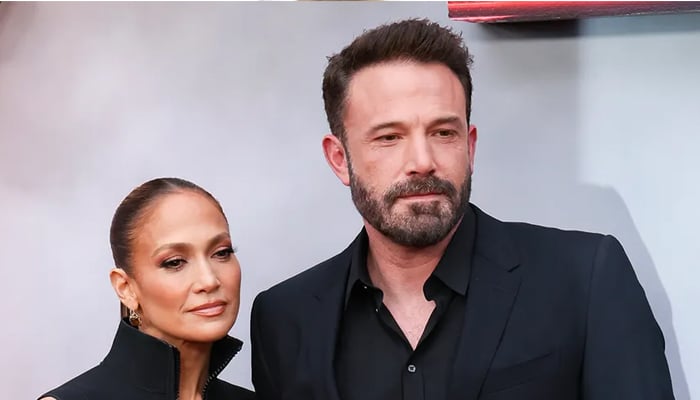 Jennifer Lopez erupts into tears with Ben Affleck