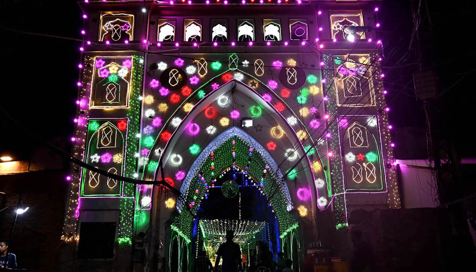 Bhaati Gate decorated in festive lights at the old city in celebration of Eid Milad-un-Nabi (SAWW) on September 15, 2024. — APP