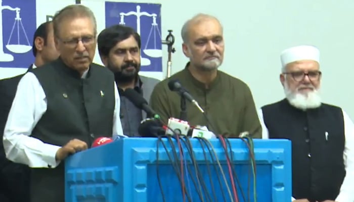 Former President Dr Arif Alvi (L), JI Amir Hafiz Naeemur Rehman (C) and JI Deputy Amir Liaqat Baloch address the press conference in Mansoora Lahore on September 19, 2024. — Screenshot via Geo News