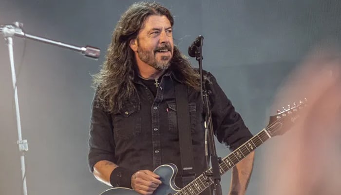 Dave Grohl involves himself in intimate controversy