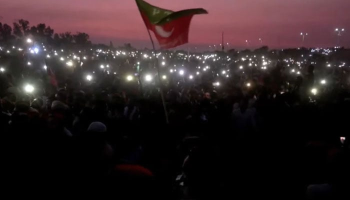 Pakistan Tehreek-e-Insaf (PTI) flag during Lahore rally, September 21, 2024. — Screengrab/Geo News