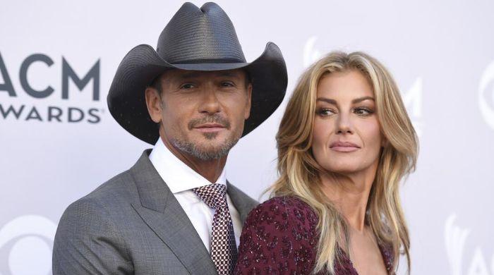 Tim McGraw viert de 57e verjaardag van zijn vrouw Vale Hill