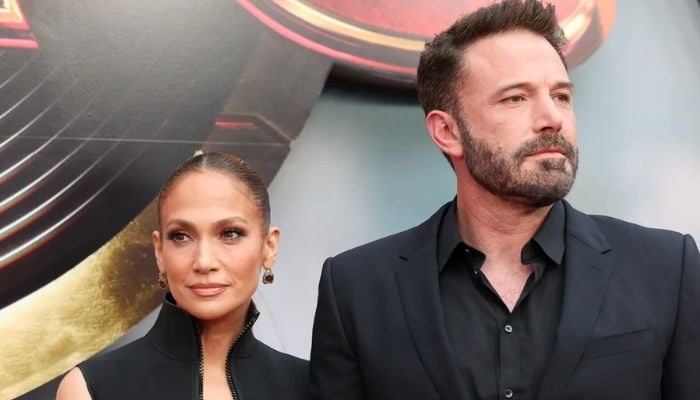 Heres how Jennifer Lopez, Ben Affleck are handling their divorce