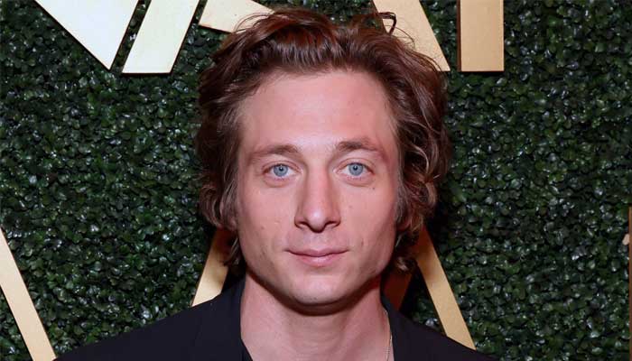 Jeremy Allen White rekindles his love life with The Bear costar