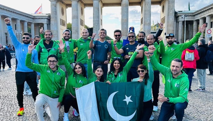 Pakistan runners pictured together during 2023 Berlin Marathon. — File