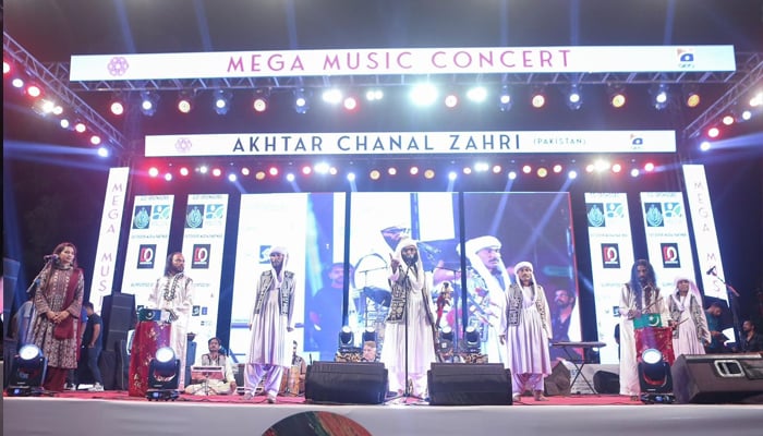 Akhtar Chanal Zahri performing at the Arts Council Karachi during the World Culture Festival. — Facebook/Arts Council