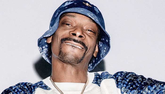 Snoop Dogg sees his mothers spirit after her passing during The Voice