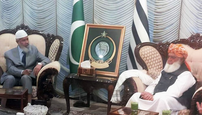 Dr Zakir Abdul Karim Naik meets Jamiat Ulema-e-Islam Fazl (JUI-F) chief Maulana Fazlur Rehman on October 1, 2024. — Facebook/AbdulSamad Lashari