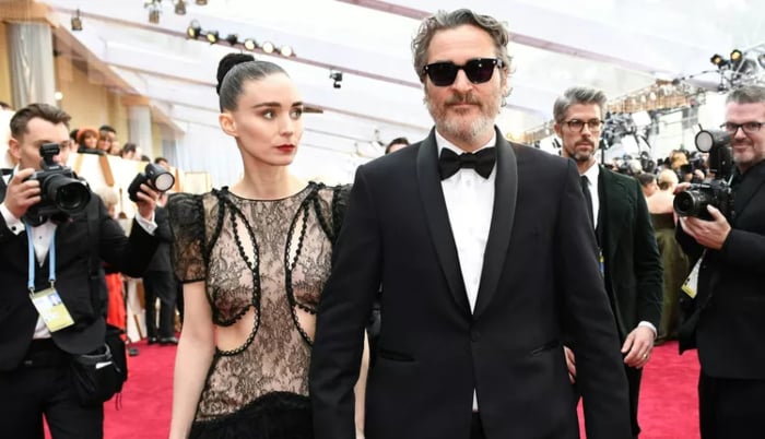 Are Joaquin Phoenix and Rooney Mara married?