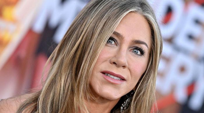 Jennifer Aniston “prefers” taking dates home with her