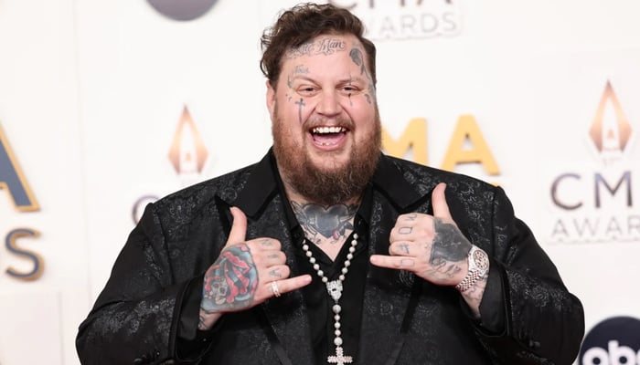 Jelly Roll makes onstage appearance amid weight loss progress