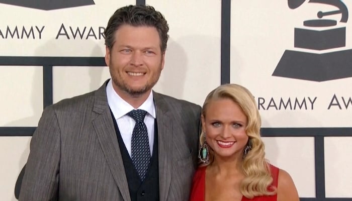 Photo: Blake Shelton fears losing Kelly Clarkson to Miranda Lambert: Report