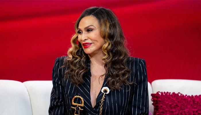 Tina Knowles shares motherly wisdom at Glamour Awards