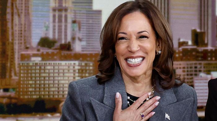 Kamala Harris surpasses bn in fundraising for presidential bid