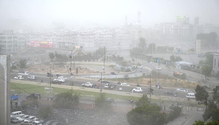 A view of the dust storm blanketing Karachi on October 10, 2024. — APP