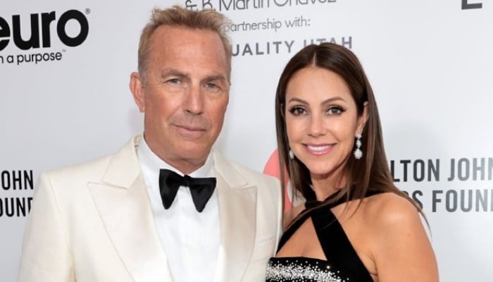 Photo: Kevin Costner will not forget Christine Buamgartners betrayal: Source