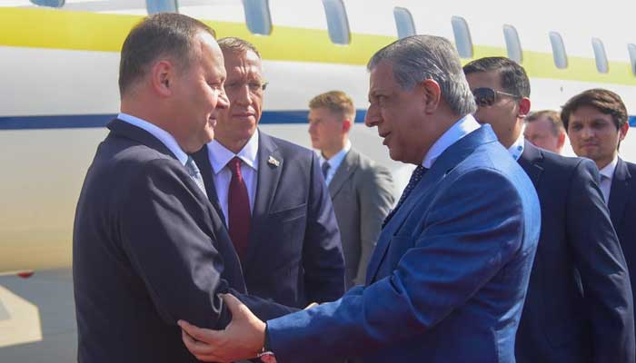 Minister for Law and Justice Azam Nazeer Tarar receives Belarus Prime Minister Roman Alexandrovich Golovchenko, who arrives in Islamabad to attend Shanghai Cooperation Organisation (SCO) summit on October 15, 2024. — PID