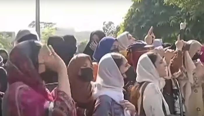 Students protesting against the alleged rape in Lahore on October 15, 2024. — Screengrab via Geo News