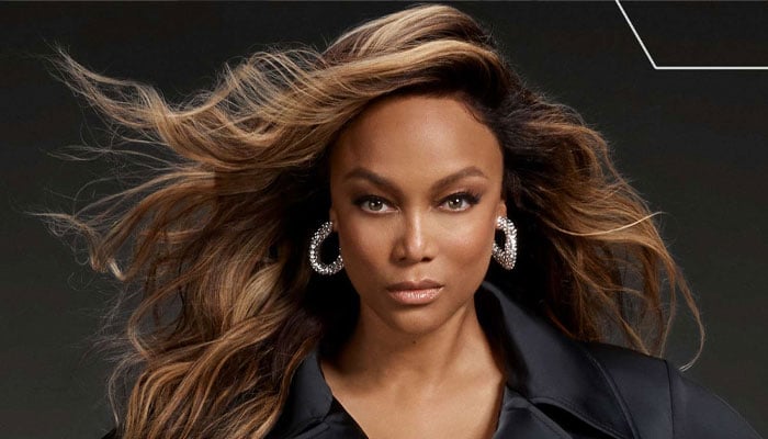 Tyra Banks gives Victoria Secret iconic walk after 2005 retirement