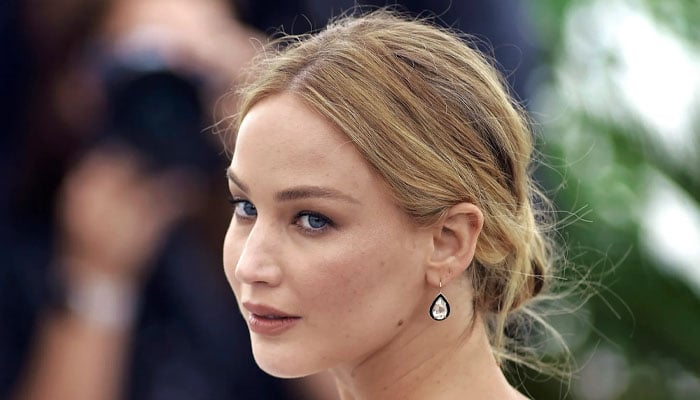 Jennifer Lawrence debuts red carpet appearance after pregnancy news