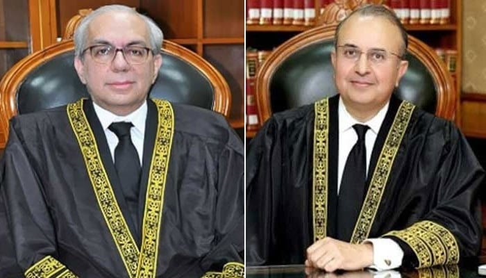 Justice Mansoor Ali Shah (left) and Justice Munib Akhtar. — Supreme Court of Pakistan website/ File