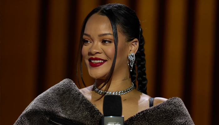 Rihanna details simple and easy plans for Halloween costume this year