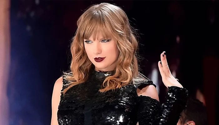 Taylor Swift debuts surprise get-up during Eras Tour in New Orleans