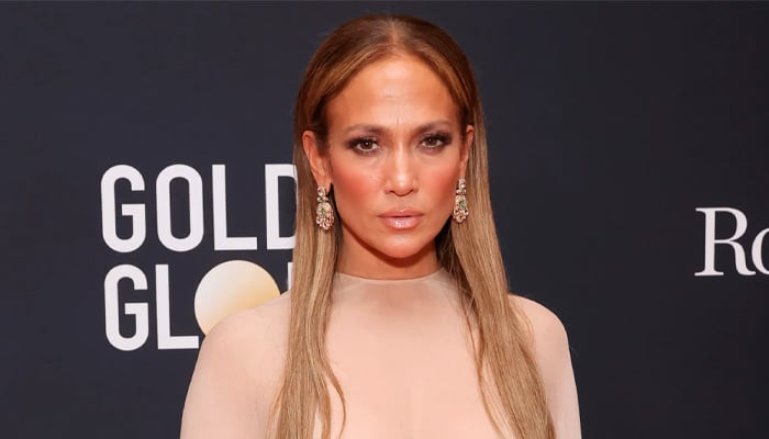 Jennifer Lopez flaunts her Birkin in casual outing at Beverly Hills