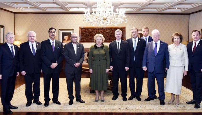 President Asif Zardari in a group photo with the Russian delegation led by the Speaker of the Russian Federation Council Valentina Matvienko at Aiwan-e-Sadar on October 28, 2024. — PID