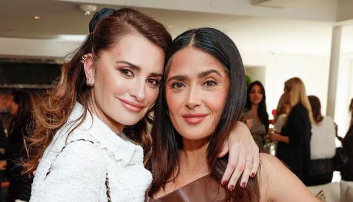 Salma Hayek, Penélope Cruz appear loving at WSJ. Magazines Annual Awards