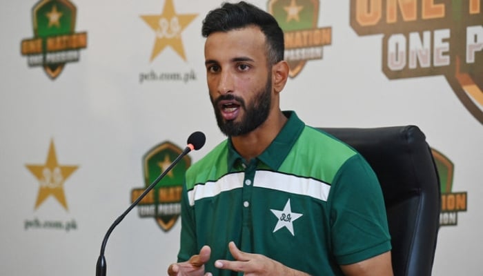 Pakistans captain Shan Masood speaks during a press conference at the Gaddafi Cricket Stadium in Lahore on November 29, 2023. —AFP