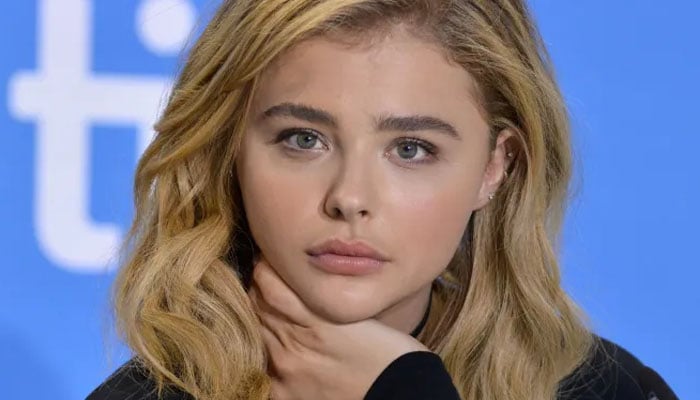 Chloe Grace Moretz seemingly comes out of the closet