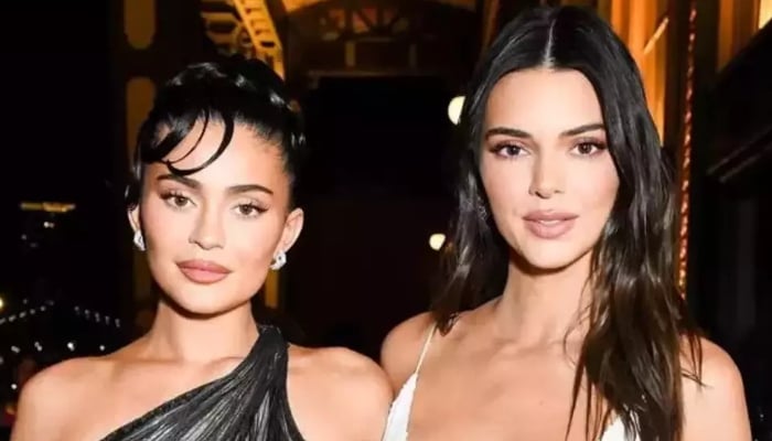 Photo: Kylie Jenner makes Kendall Jenner feel black sheep of Kardashians: Source