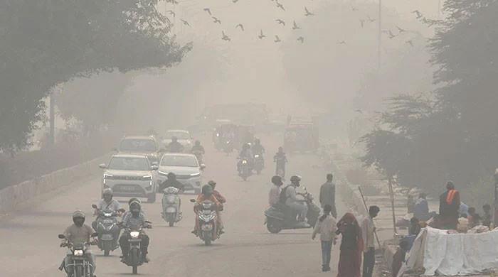 India hands out fines to owners of polluting vehicles, construction sites