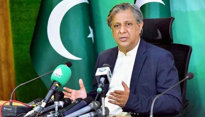 Federal Minister for Law and Justice Azam Nazeer Tarar addressing a press conference in Islamabad. — APP/File