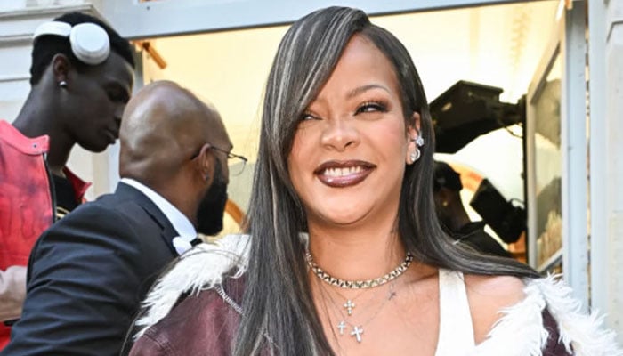 Rihanna gives befitting replies to trolls on social media