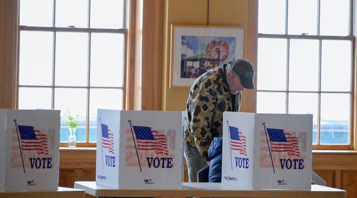 New Hampshire hamlet tied in first US Election day votes