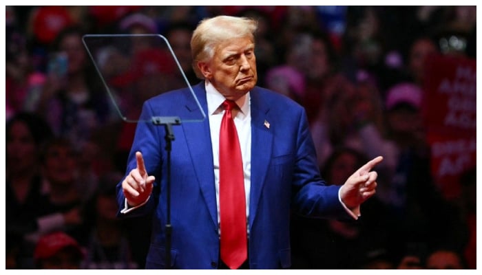 Former US President and Republican presidential candidate Donald Trump dances at the end of a campaign rally at Madison Square Garden in New York, October 27, 2024. Angela Weis. —AFP