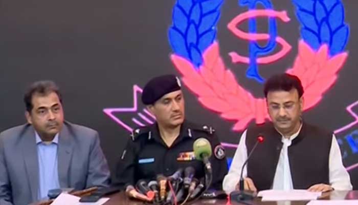 Sindh Home Minister Zia Ul Hassan Lanjar (right) addressing the press conference along with Inspector-General of Police (IGP) Ghulam Nabi Memon in Karachi, Novemeber 11, 2024. — Screengrab via YouTube/ Geo News